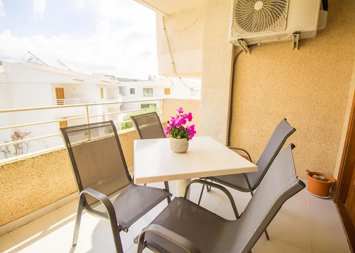 Beautiful Recently Renovated With Wifi And A C *