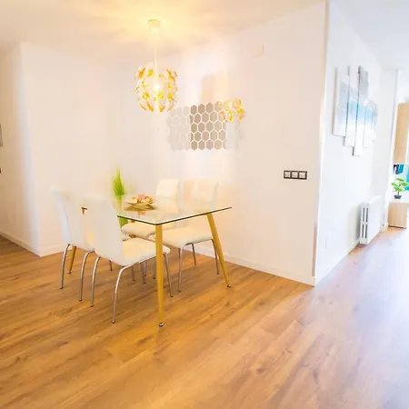 Beautiful Recently Renovated With Wifi And A C Apartment *