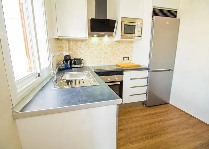 Beautiful Recently Renovated With Wifi And A C Apartment *